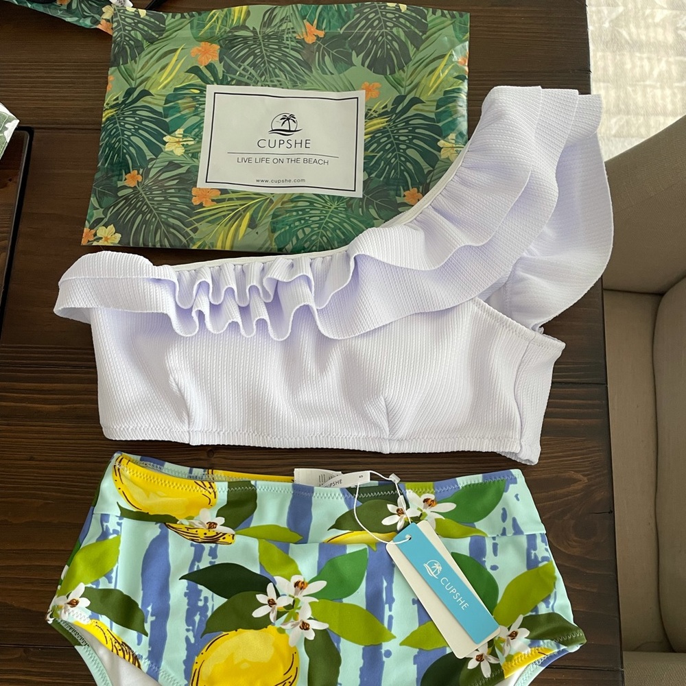 Cupshe NWT bathing suit